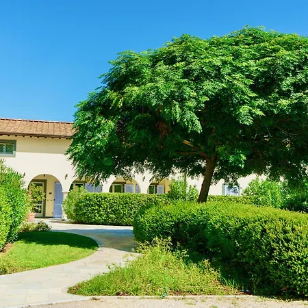 Appartamenti&villa Il Delfinetto 2*