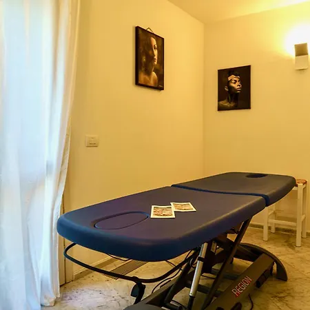 Aparthotel & Il Delfinetto 2*
