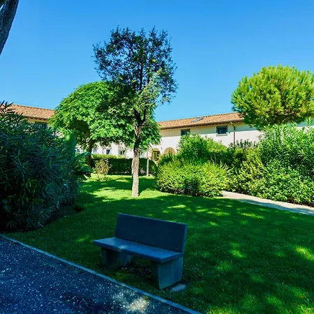 Appartamenti&villa Il Delfinetto 2*